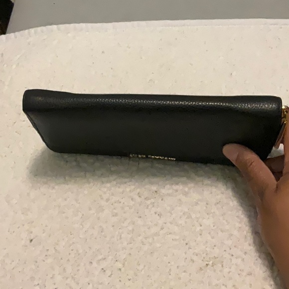 Michael Kors Black Leather Long Wallet. - Picture 4 of 8